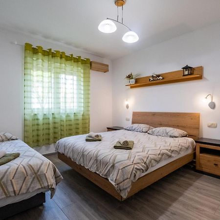 Vila Veronika 2 Πούλα Εξωτερικό φωτογραφία