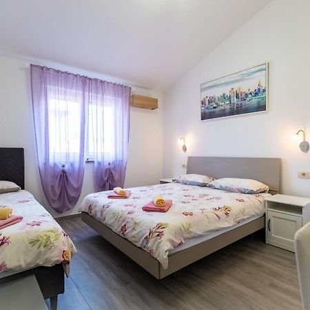 Vila Veronika 2 Πούλα Εξωτερικό φωτογραφία