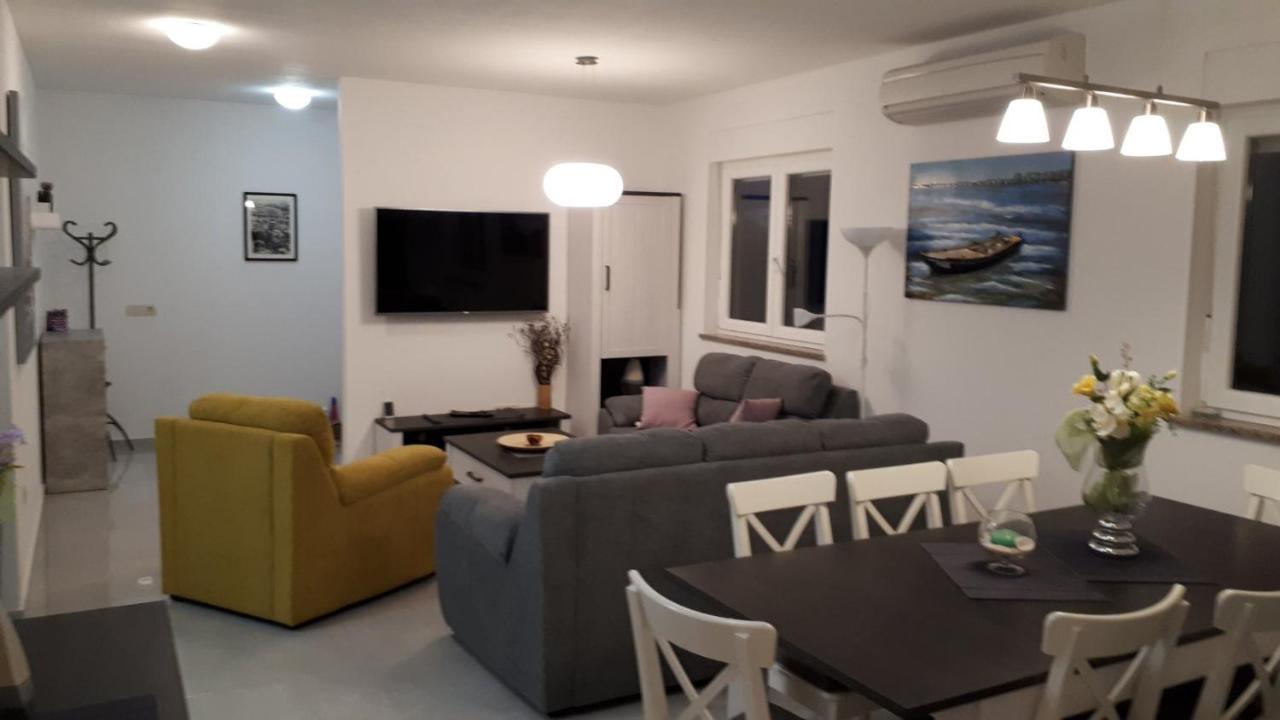 Vila Veronika 2 Πούλα Εξωτερικό φωτογραφία